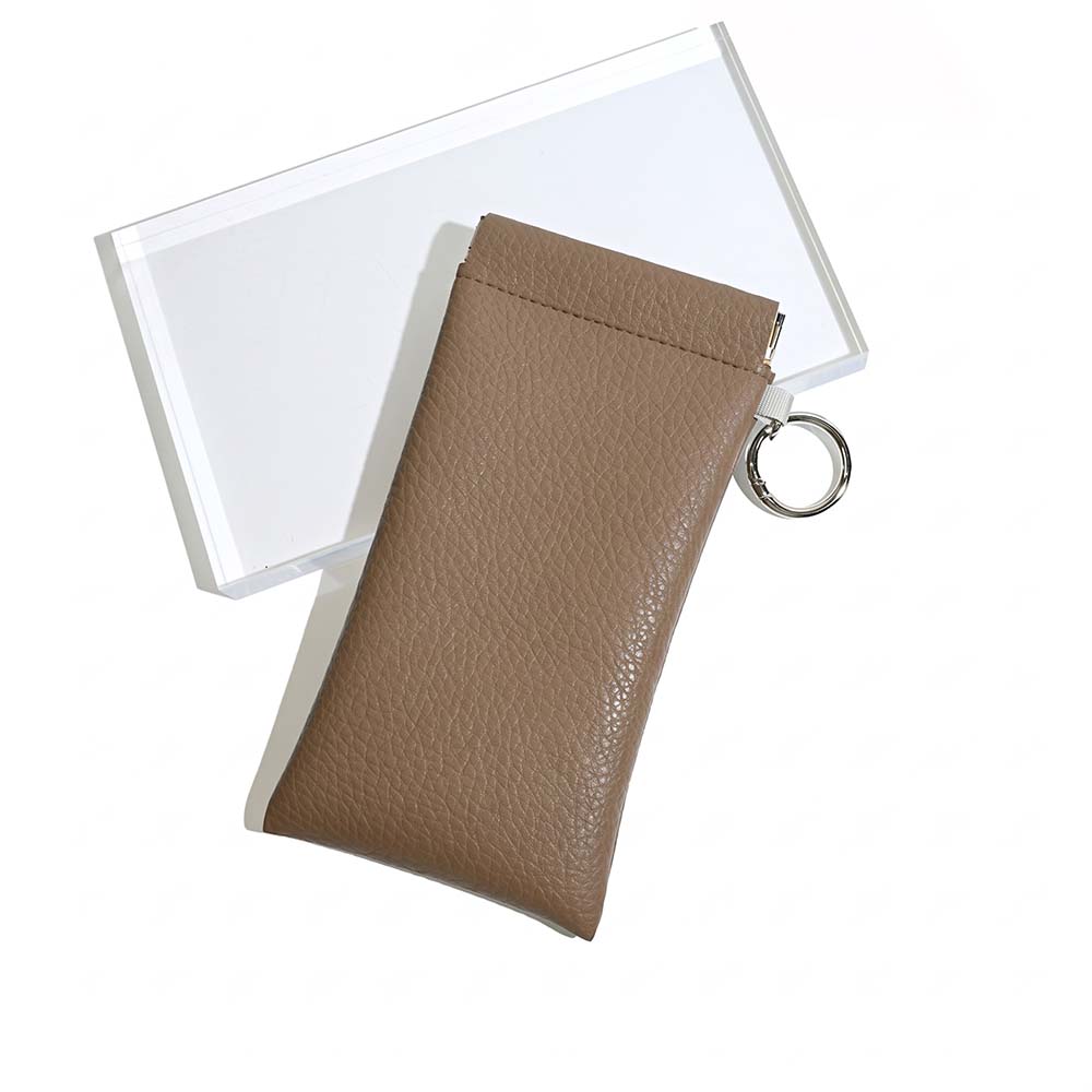 TYIIMAX™ Minimalist PU Leather Eyeglasses Pouch – Portable Sunglasses Case with Built-In Cleaning Cloth & Key Ring