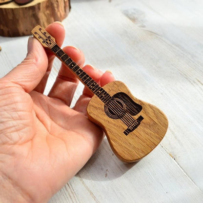 🎁Wooden Guitar Pick Case🎸