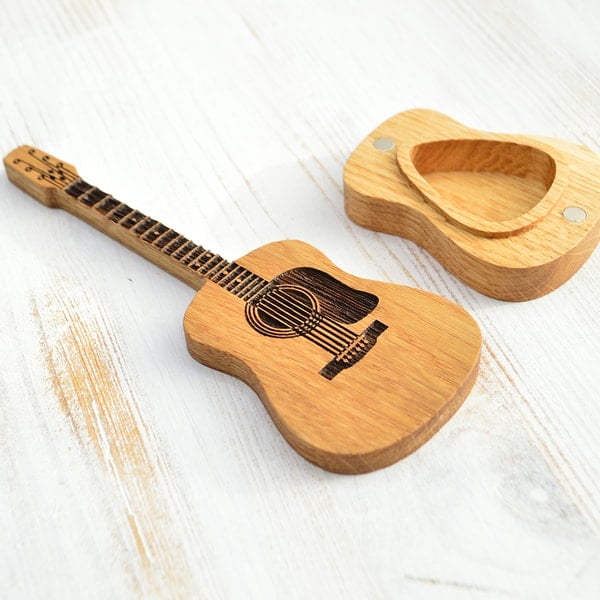 🎁Wooden Guitar Pick Case🎸