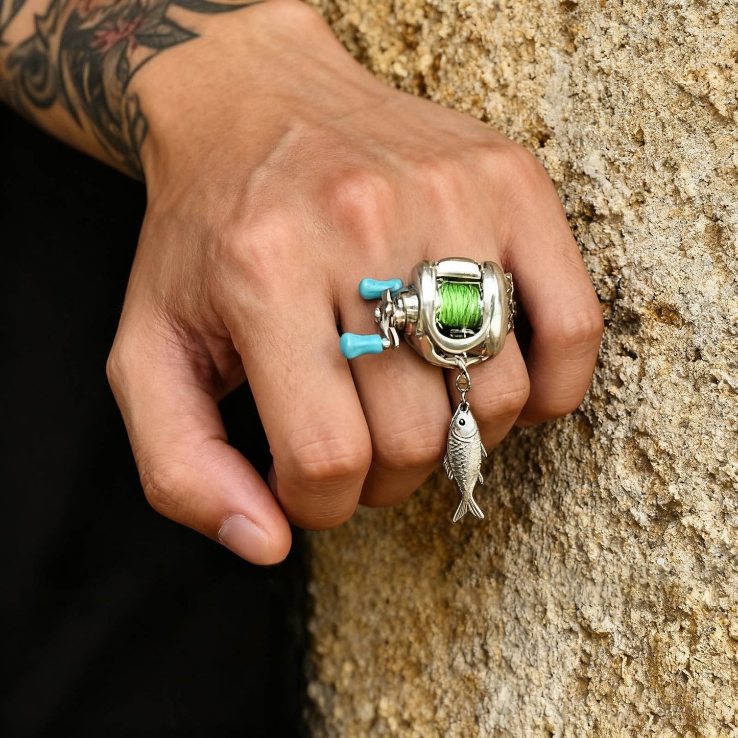 💍Lure reel pendant and ring combo set - rotating arm, suitable as a fishing ornament and gift🎁