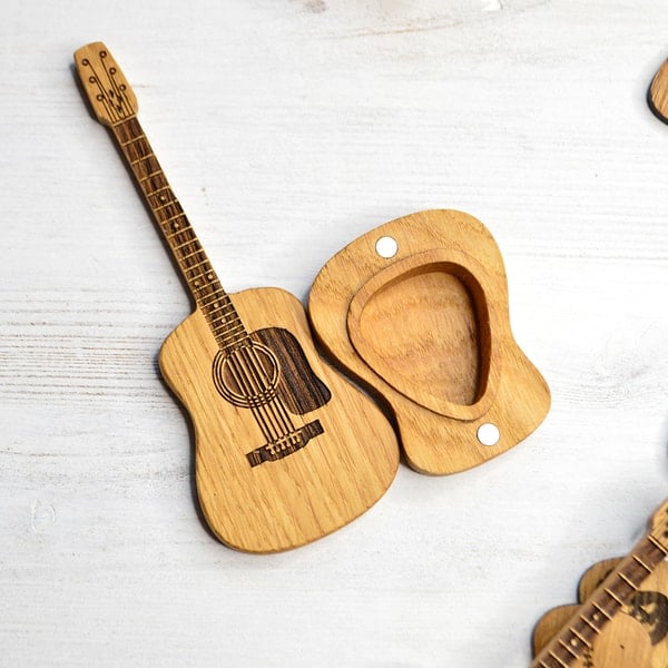 🎁Wooden Guitar Pick Case🎸