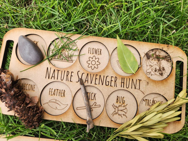 Wooden Bug Scavenger Hunt Board – Outdoor Nature Adventure for Kids