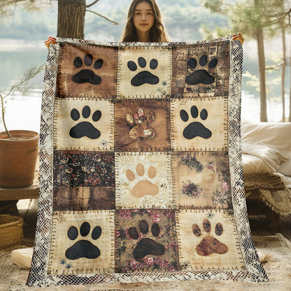 🐶🐾Cute Paw Print Soft Flannel Blanket – Snuggly, Warm, Lovely Home Decor 🛌